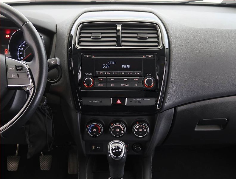 Mitsubishi ASX (2020) Invite 2.0 MIVEC, ČR,1.maj - fotka 12 z 18