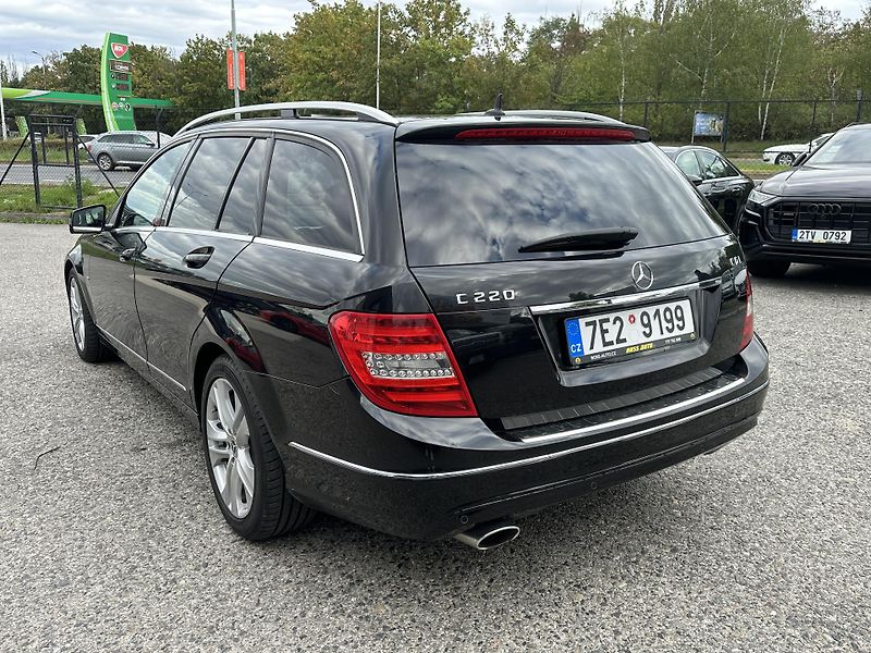 Mercedes-Benz Třídy C (2011) Mercedes-Benz C 220 CDI 2011 - fotka 7 z 21