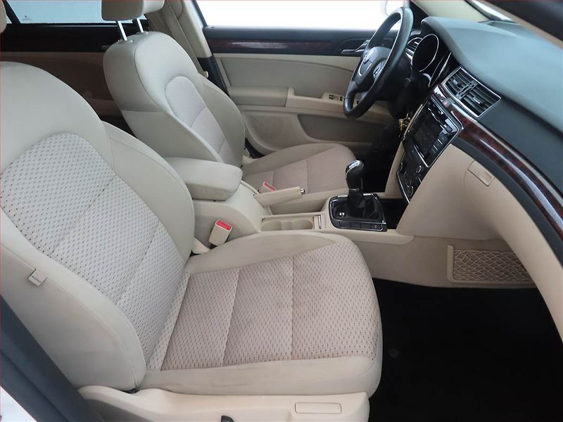 Škoda Superb (2012) Ambition Plus 1.8 TSI - fotka 9 z 14