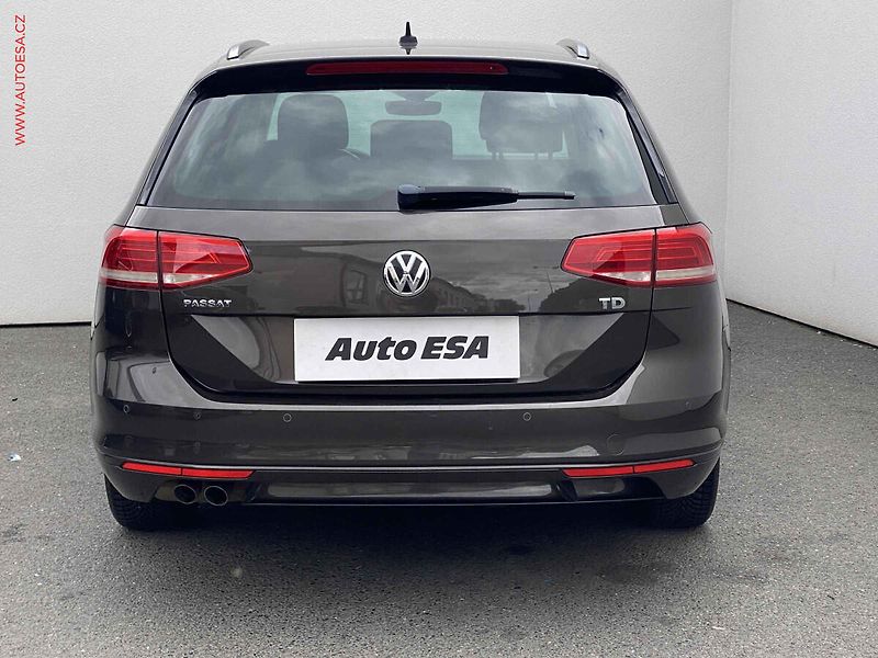 Volkswagen Passat (2016) 2.0 TDi, Comfort, DSG, LED - fotka 5 z 20