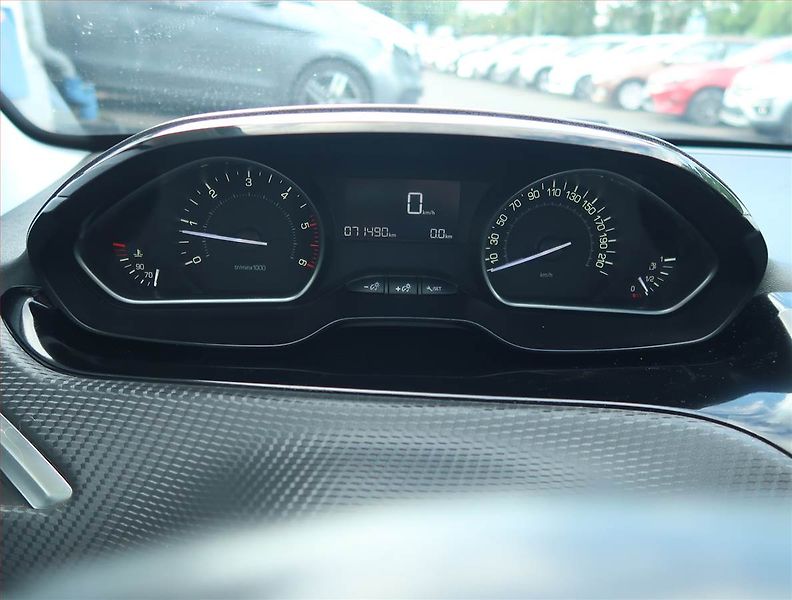 Peugeot 208 (2016) 1.6 BlueHDi, Tempomat - fotka 11 z 15