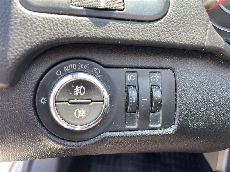Opel Insignia 1,6 CDTi KLIMA ROZVODY SERVIS - fotka 25 z 37