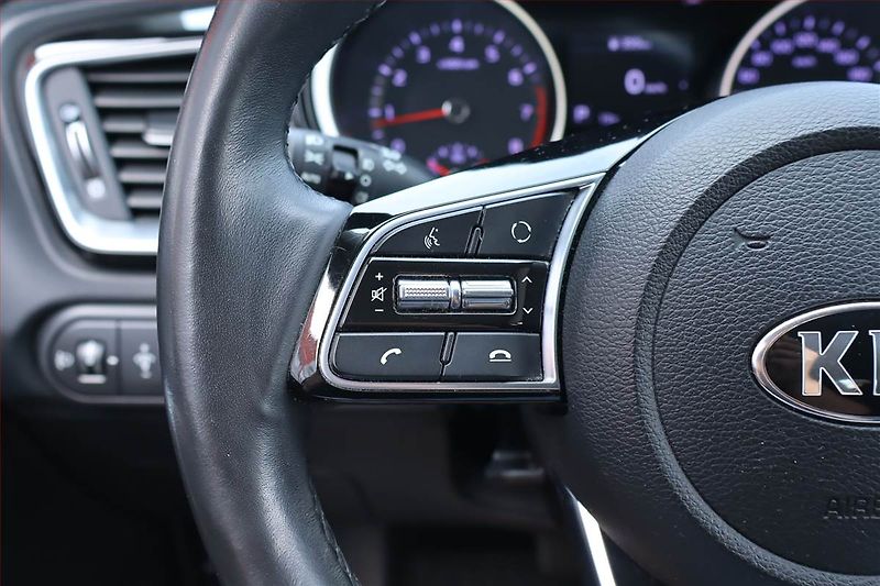 Kia Ceed (2018) Gold 1.4 T-GDI, Automat - fotka 19 z 20