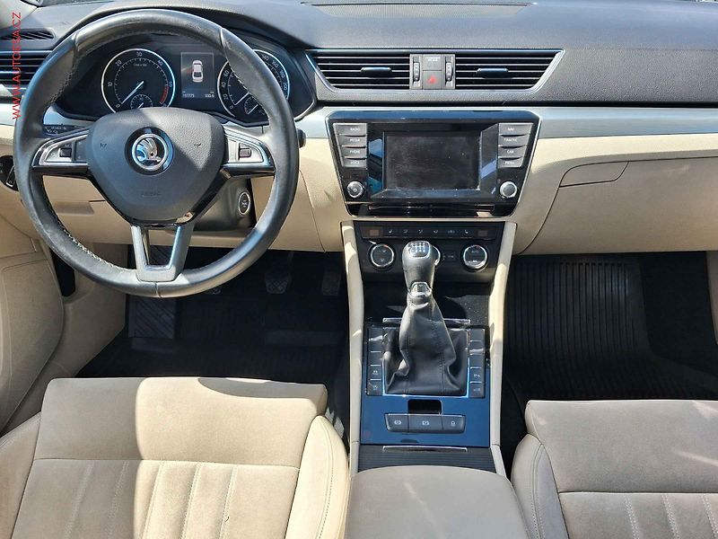 Škoda Superb (2015) 2.0 TDi, ČR, Style - fotka 8 z 24