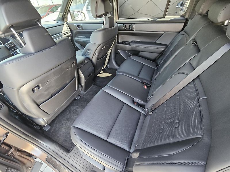 Hyundai Santa Fe (2025) 1,6 TGDI PHEV 4WD AT CALLIG - fotka 8 z 16