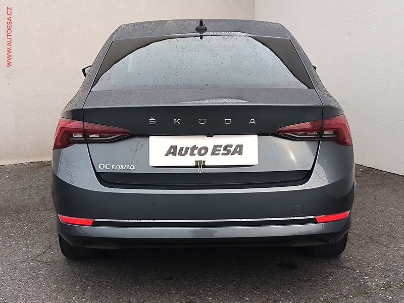 Škoda Octavia (2021) 2.0TDI, ČR, Style, DSG - fotka 5 z 29