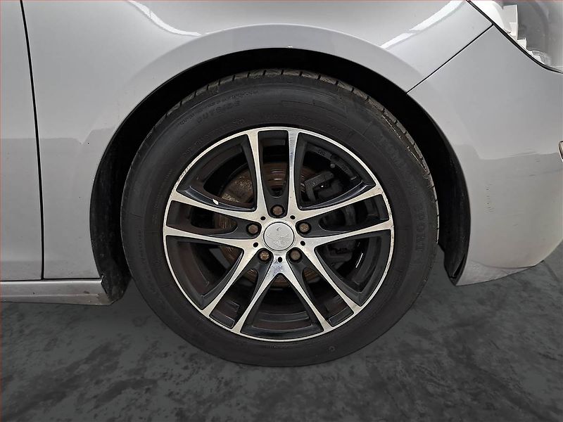 Peugeot 308 (2015) 1.6 BlueHDi, Tempomat - fotka 15 z 21