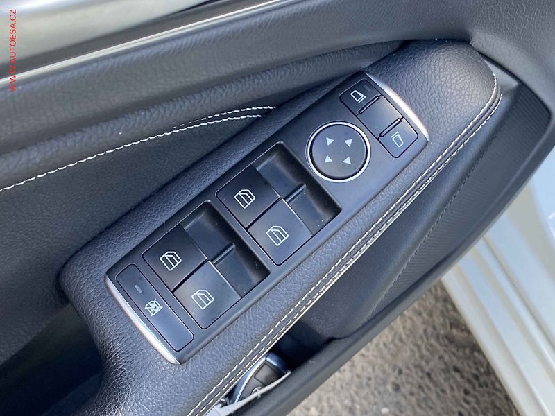 Mercedes-Benz Třídy A (2016) 1.6i A180, LED, navi - fotka 11 z 18