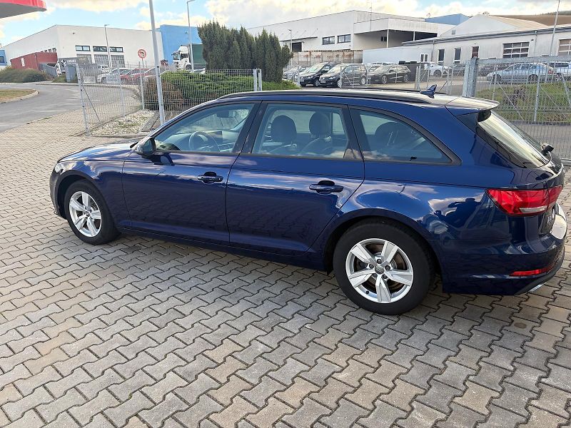 Audi A4 Avant (2019) - fotka 5 z 12