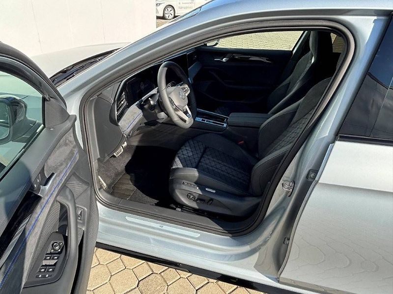 Volkswagen Passat (2026) R-Line Family 7DSG 2,0TDI - fotka 5 z 7