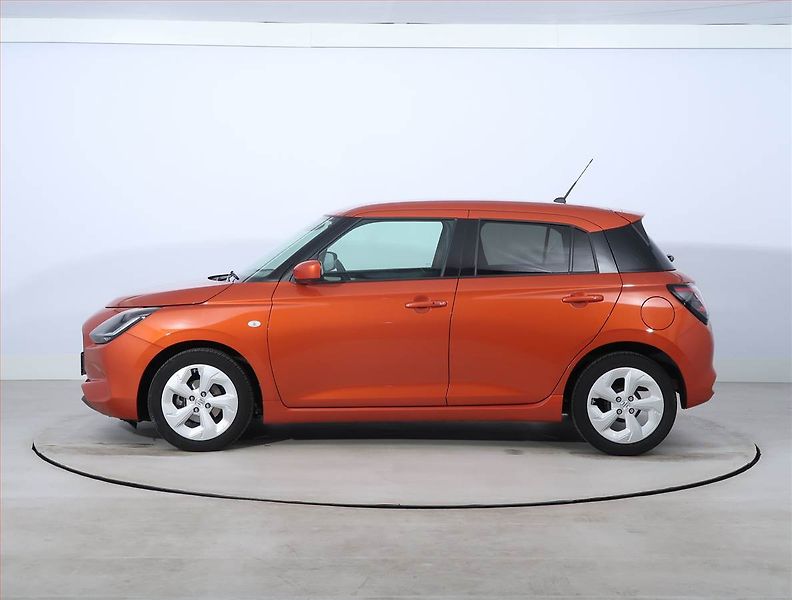 Suzuki Swift (2024) 1.2, ČR,1.maj, Serv.kniha - fotka 3 z 21