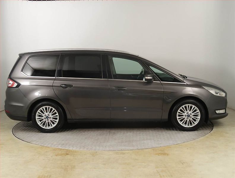 Ford Galaxy (2016) 2.0 TDCi, 4X4, 7 míst - fotka 6 z 30
