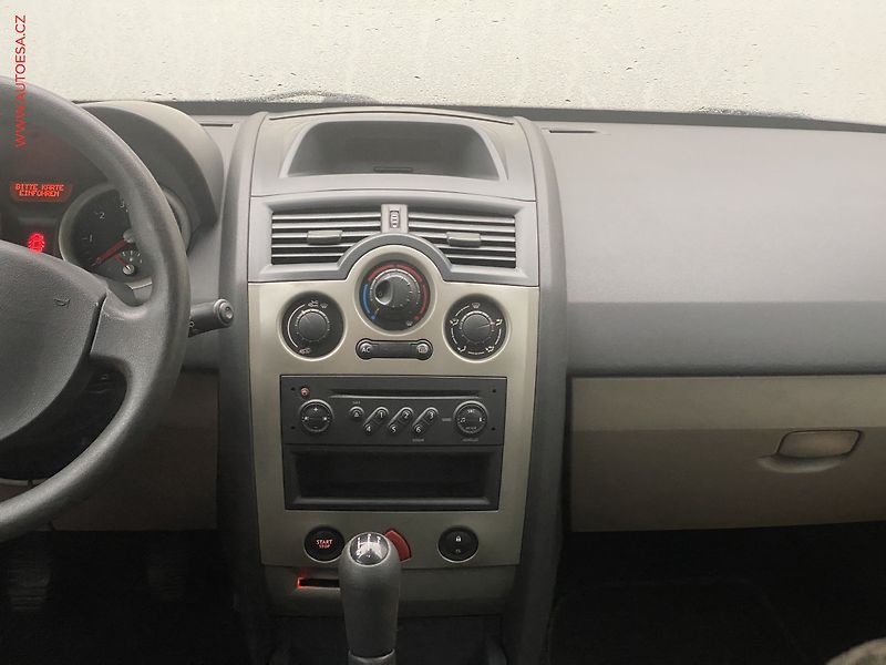 Renault Mégane (2006) 1.6 16V, Avantage, AC - fotka 9 z 16