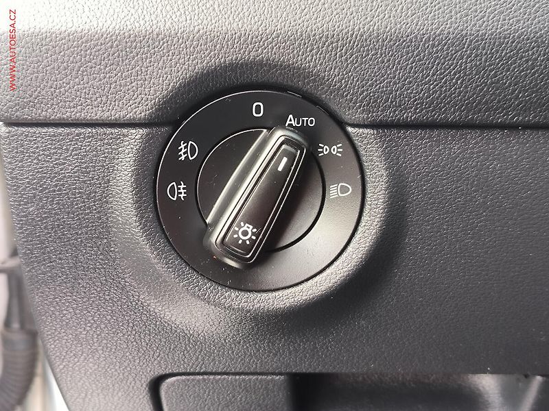Škoda Octavia (2018) 1.6 TDi, 2.maj,ČR, Style - fotka 18 z 22