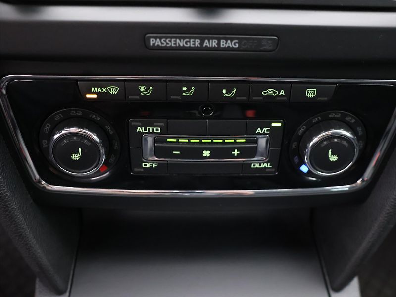 Škoda Superb 1,4 TSI 92kW Ambition CZ DPH - fotka 23 z 32