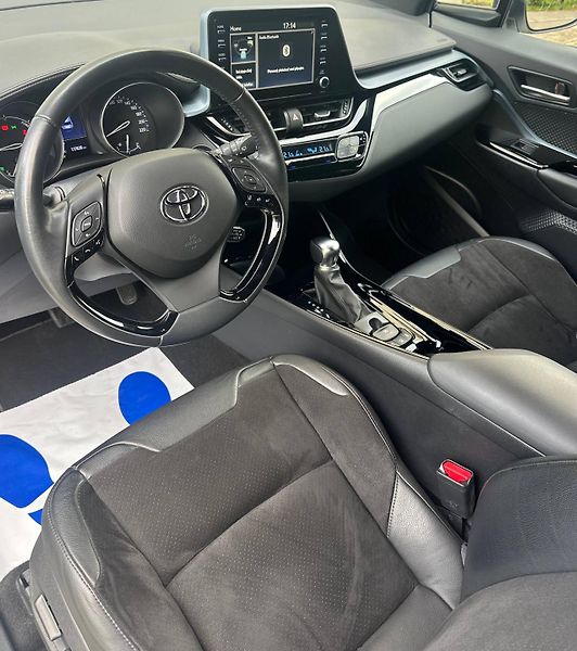 Toyota C-HR (2020) 2.0 HYBRID 112KW AUT 2020 - fotka 11 z 34