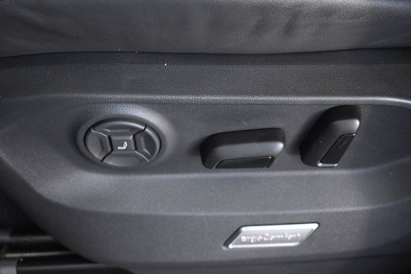 Volkswagen Touareg (2022) 3.0TDI 210kW 4Motion, LED Matr - fotka 16 z 32