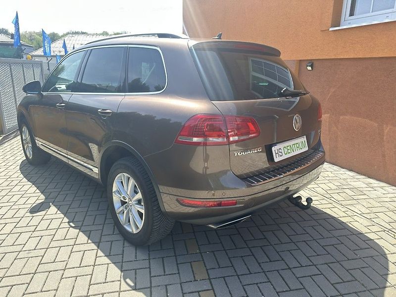 Volkswagen Touareg 3.0 V6 TDi BlueMotion - fotka 8 z 35