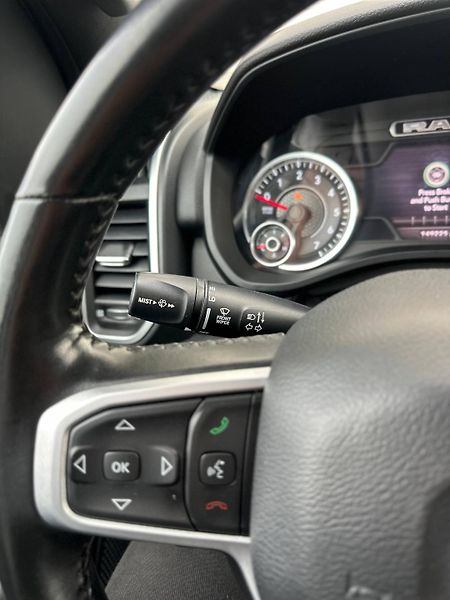 Dodge RAM (2021) 1500 BIG HORN 5.7 V8 HEMI 4x4 - fotka 20 z 31