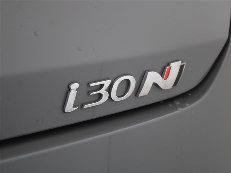 Hyundai i30 2,0 T-GDi DCT N-Perf. 32tkm! Č - fotka 25 z 27