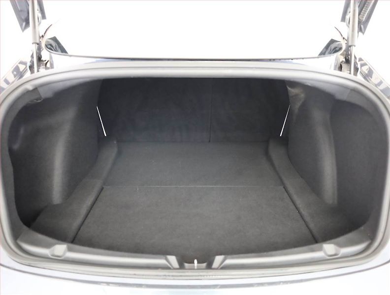 Tesla Model 3 (2020) Std Range Plus 52kWh, SoH 84% - fotka 20 z 21