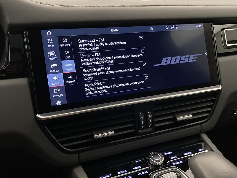 Porsche Cayenne E-HYBRID 250kW AWD AUT CZ - fotka 88 z 111