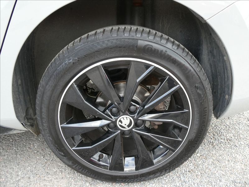 Škoda Fabia 1,2 TSI 81kW Monte Carlo, ČR - fotka 17 z 48