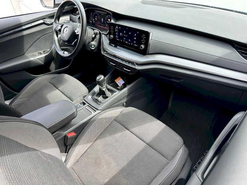 Škoda Octavia (2023) 2.0 TDI 85kW Ambition Combi - fotka 7 z 21