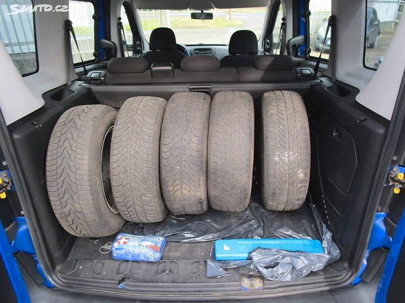 Fiat Dobló 1,3 JTD - NOVÝ OLEJ+FILTR - fotka 9 z 16