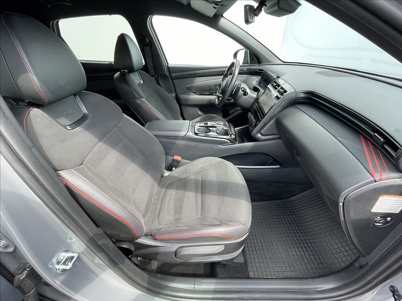 Hyundai Tucson 1,6 T-GDI HEV 4x4 A6 N LineSty - fotka 17 z 23