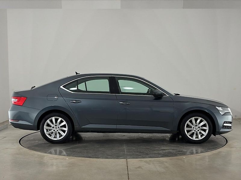 Škoda Superb Ambition DSG - fotka 16 z 28