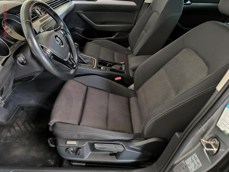 Volkswagen Passat (2019) 1.5 TSi, Comfortline, navi - fotka 9 z 17