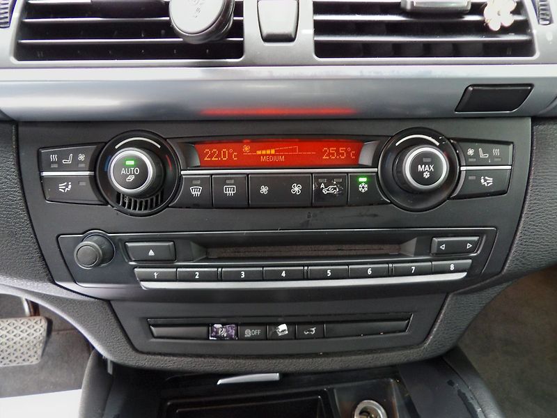 BMW X6 M50d LED HUD Softclose ČR - fotka 11 z 32