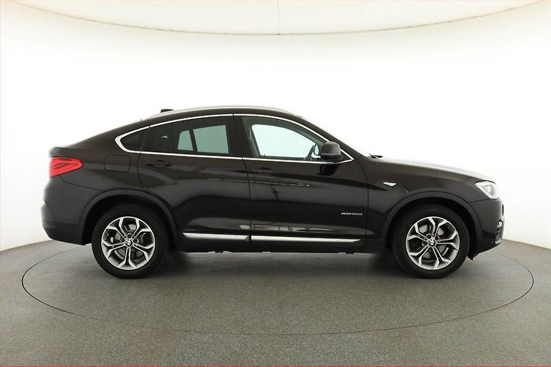 BMW X4 (2014) xDrive20d, 4X4, Automat - fotka 6 z 18