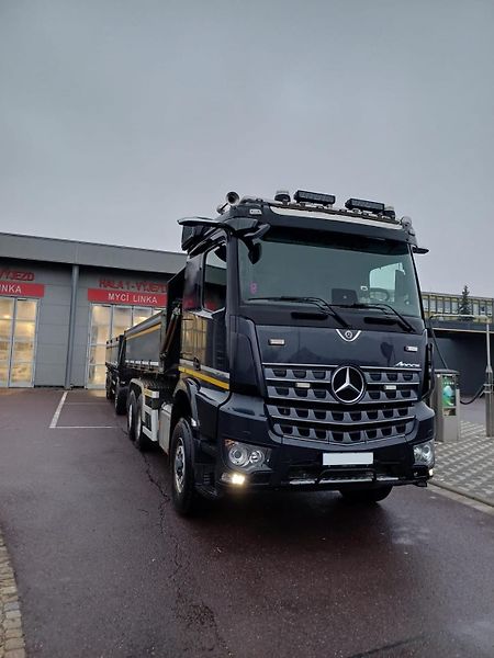 Mercedes-Benz AROCS 2546 6X2 E6 hákový nosič - fotka 2 z 10