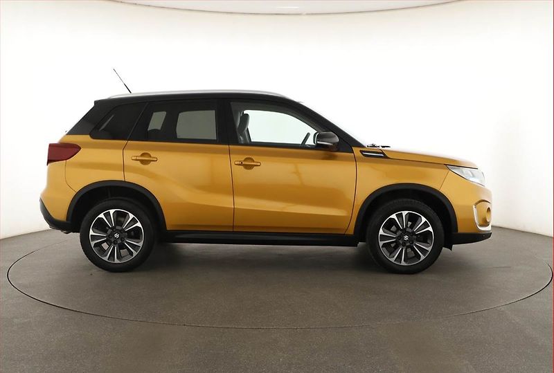 Suzuki Vitara (2021) Elegance 1.4 BoosterJet - fotka 6 z 18