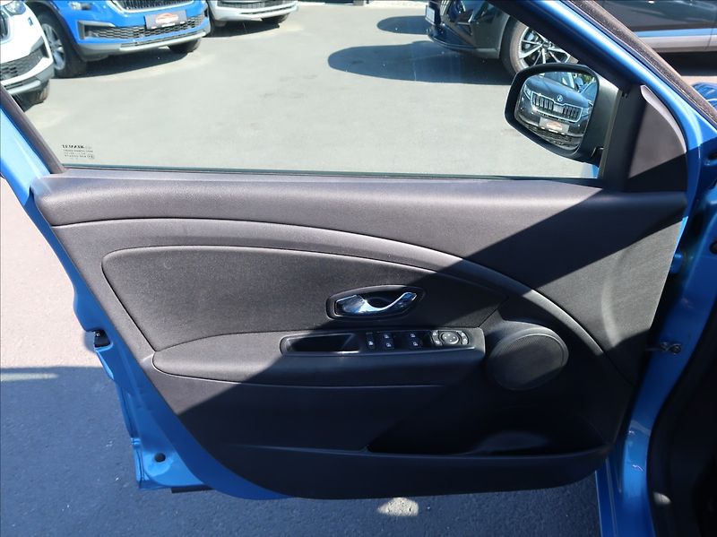 Renault Mégane 1,2 TCe,85kW,1majČR,Limited - fotka 19 z 21