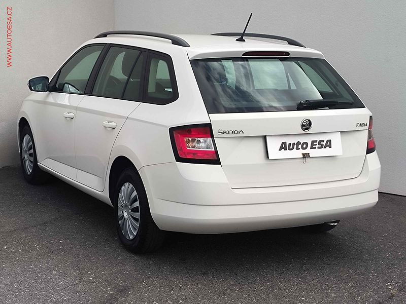 Škoda Fabia (2015) 1.2 TSi, 1.maj,ČR, Ambition - fotka 6 z 17