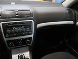 Škoda Octavia (2011) 1.8 TSI, Xenony, Tempomat - náhled 8