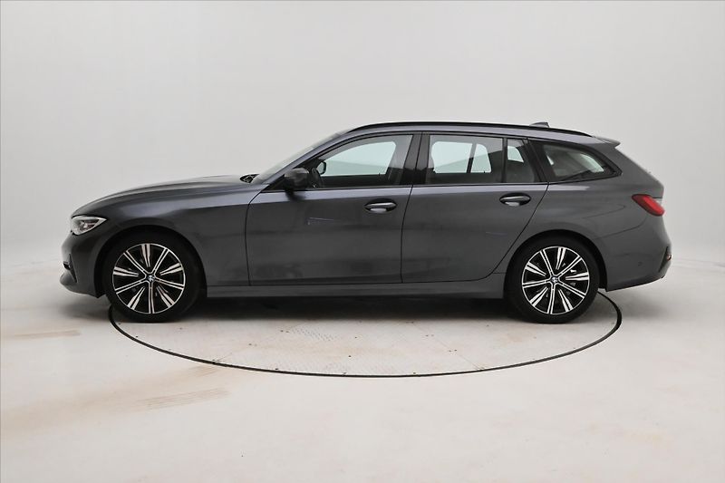 BMW Řada 3 2,0 320d 140 kW STEPTRONIC Zár - fotka 8 z 31