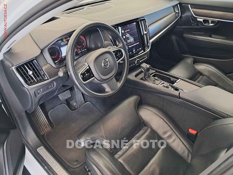 Volvo V90 (2018) 2.0D - fotka 3 z 3