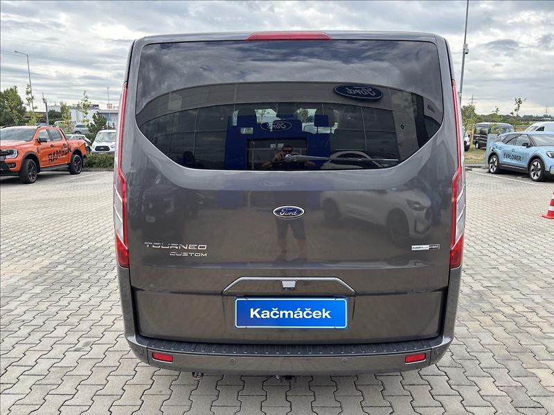 Ford Tourneo Custom 2,0 mHEV 136kW Titanium X L2 - fotka 4 z 45