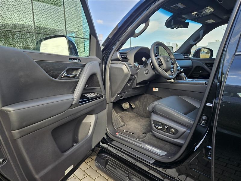 Lexus LX 700h (2025) 3,4 Overtrail+  HEV - fotka 10 z 22