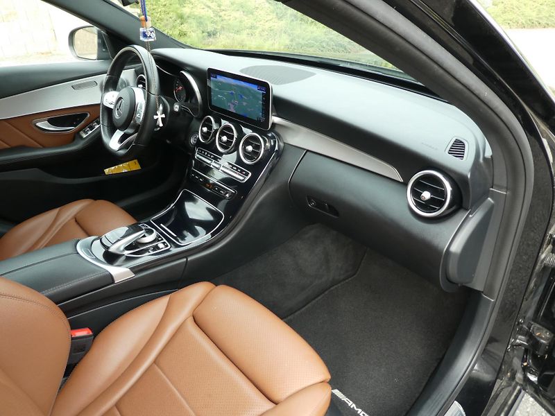 Mercedes-Benz Třídy C C 300D 180kW Kombi AMG LINE  - fotka 12 z 18