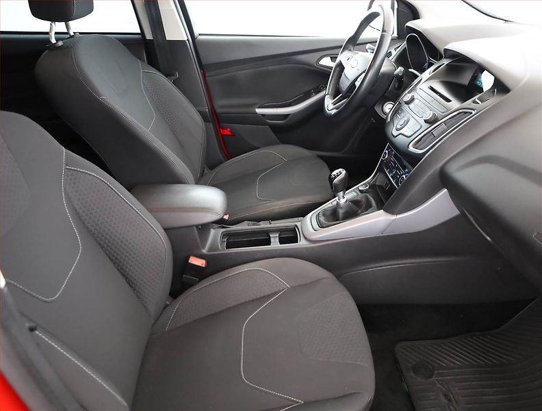 Ford Focus (2017) 1.0 EcoBoost, Serv.kniha - fotka 7 z 16