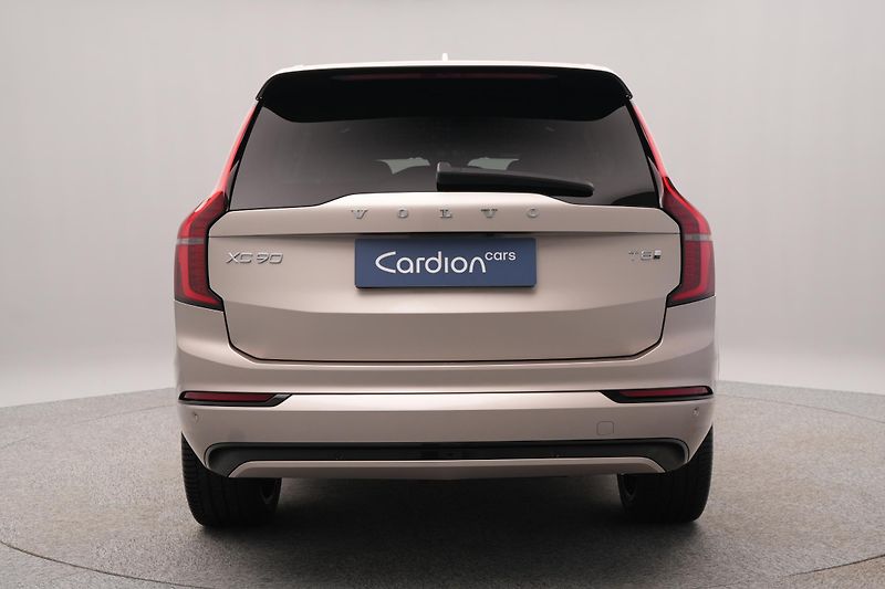 Volvo XC90 (2026) T8 AWD Plug-in ULTRA DARK 7m - fotka 11 z 28