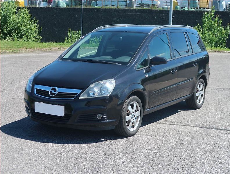Opel Zafira (2006) 1.8, 7 míst, po STK - fotka 2 z 13