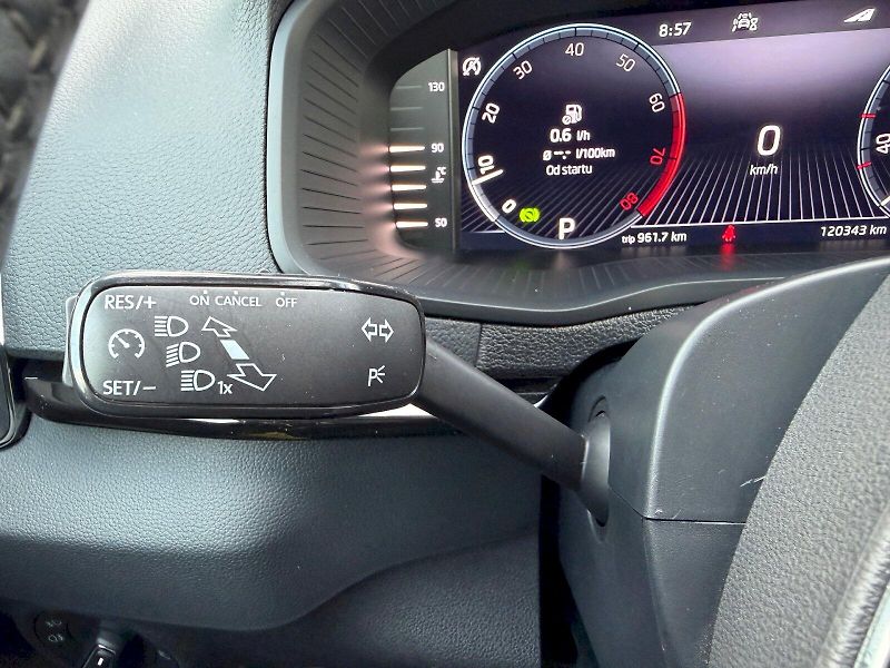 Škoda Karoq (2023) 1.5 TSI 110kW DSG Style - fotka 13 z 35