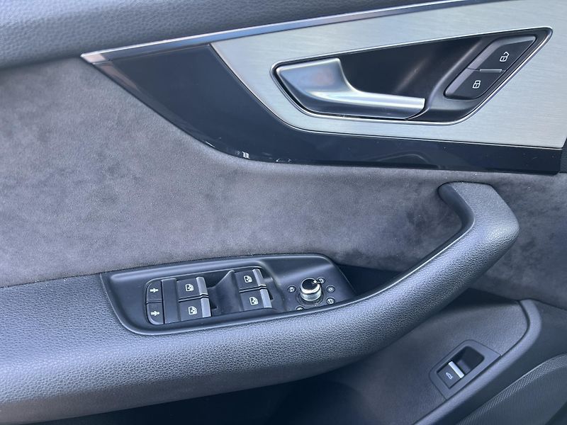 Audi Q7 3.0TDi QUATTRO S-LINE ČR DPH - fotka 12 z 43