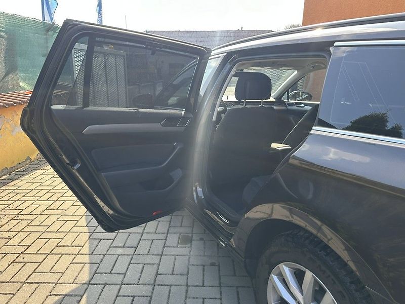 Volkswagen Passat 2.0 TDi 110kW - fotka 18 z 24